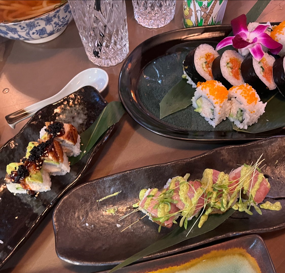 Shinsen Sushi & Lounge Photos 2